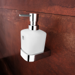 NIKAU Nástenný dávkovač tekutého mydla, hranatý, pumpa mosadz, matné sklo/chróm