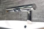 Sušič rúk a automatická vodovodná batéria Jet Dryer AIRTAP guľatá, chróm