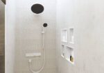 Prípojka hadice HANSGROHE Fixfit Square so spätným ventilom DN15, matná biela